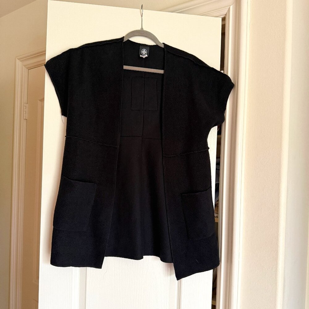 Oyako Black Sweater Vest - Size XS
